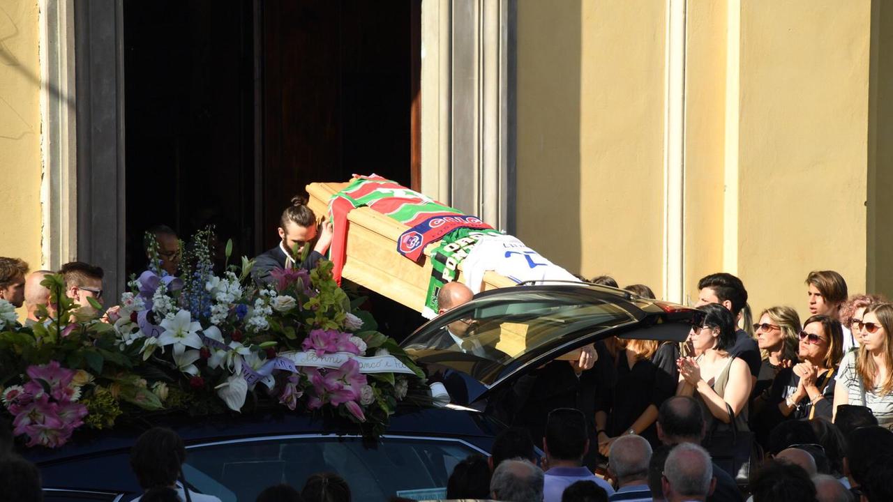 Un momento dei funerali di Federico Zini