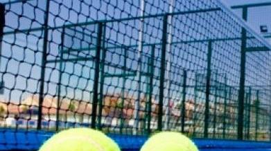 Racchette, palla e muro Apre a Forte dei Marmi il primo campo di padel