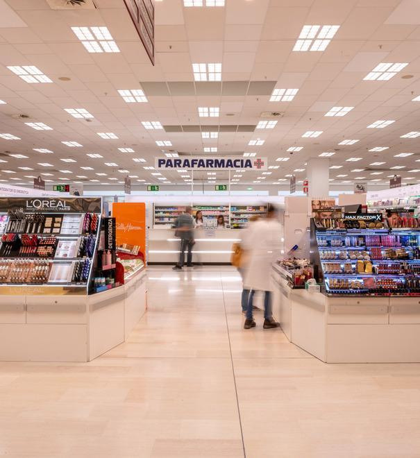 Esselunga rinnova i locali e apre una parafarmacia