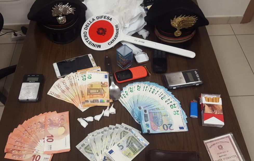 Corriere e spacciatore nei guai Trovata cocaina ed eroina