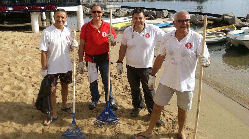Maxipulizia delle spiagge del porto
