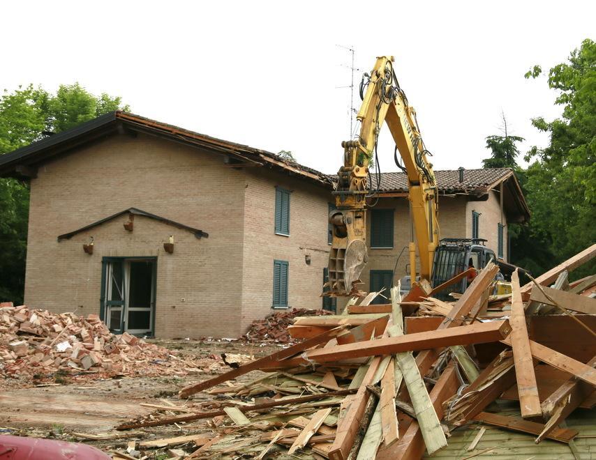 Abbattuta la villa abusiva Un caso lungo 15 anni