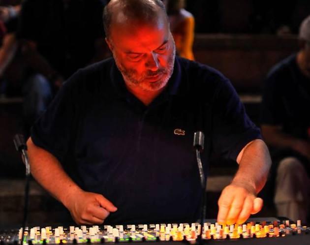 Alberto Erre l’uomo dietro il mixer