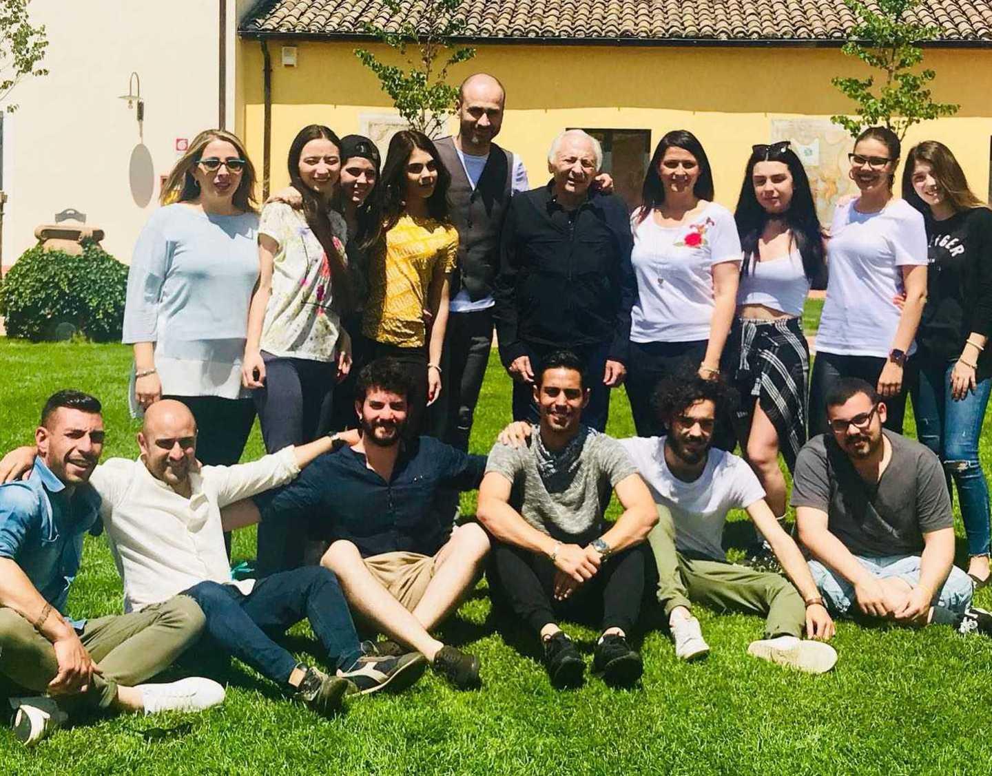 Lezioni di canto alla corte del maestro Mogol, concluso il corso 