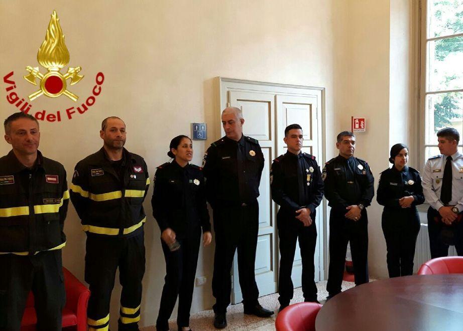 Bomberos paraguayani a lezione dai pompieri reggiani