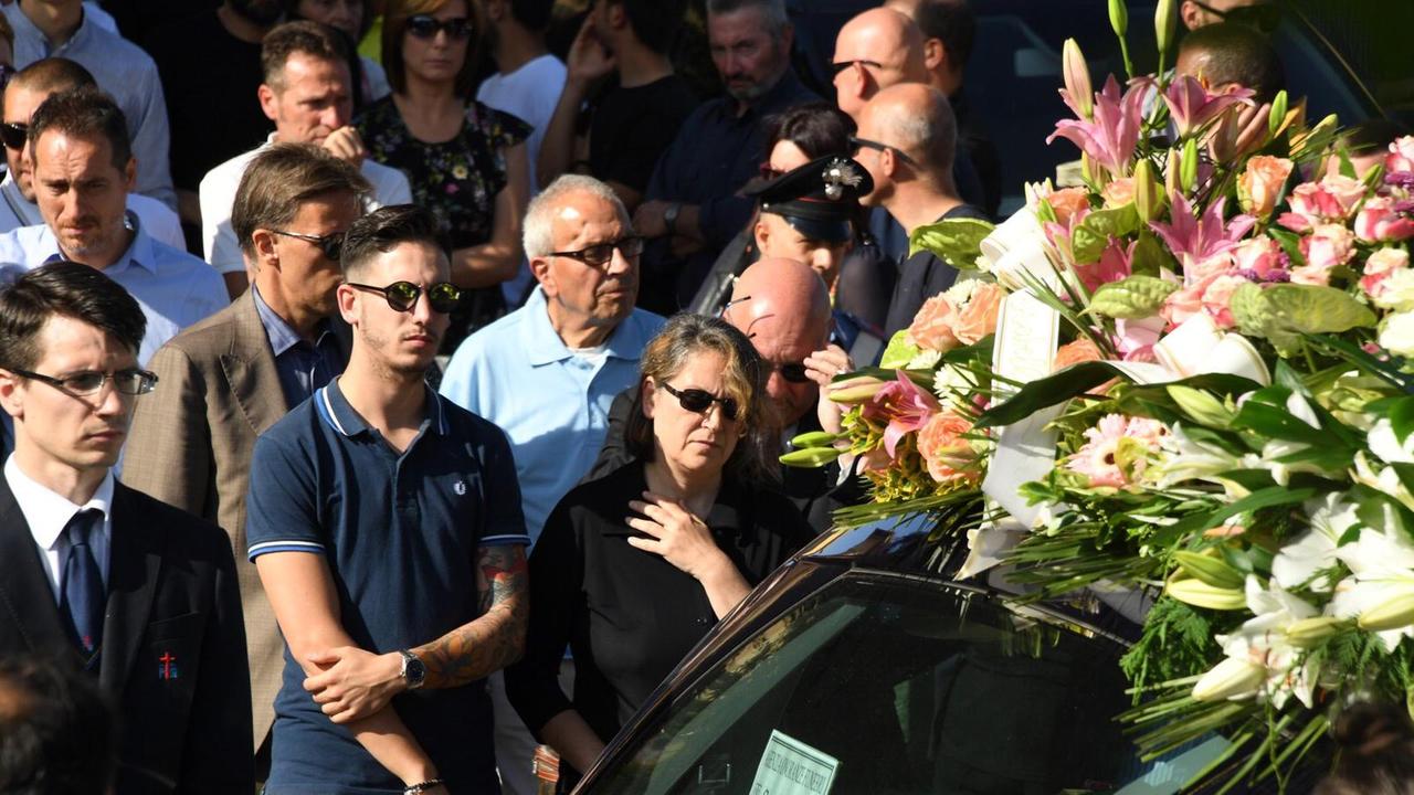 Un momento dei funerali (foto Silvi)