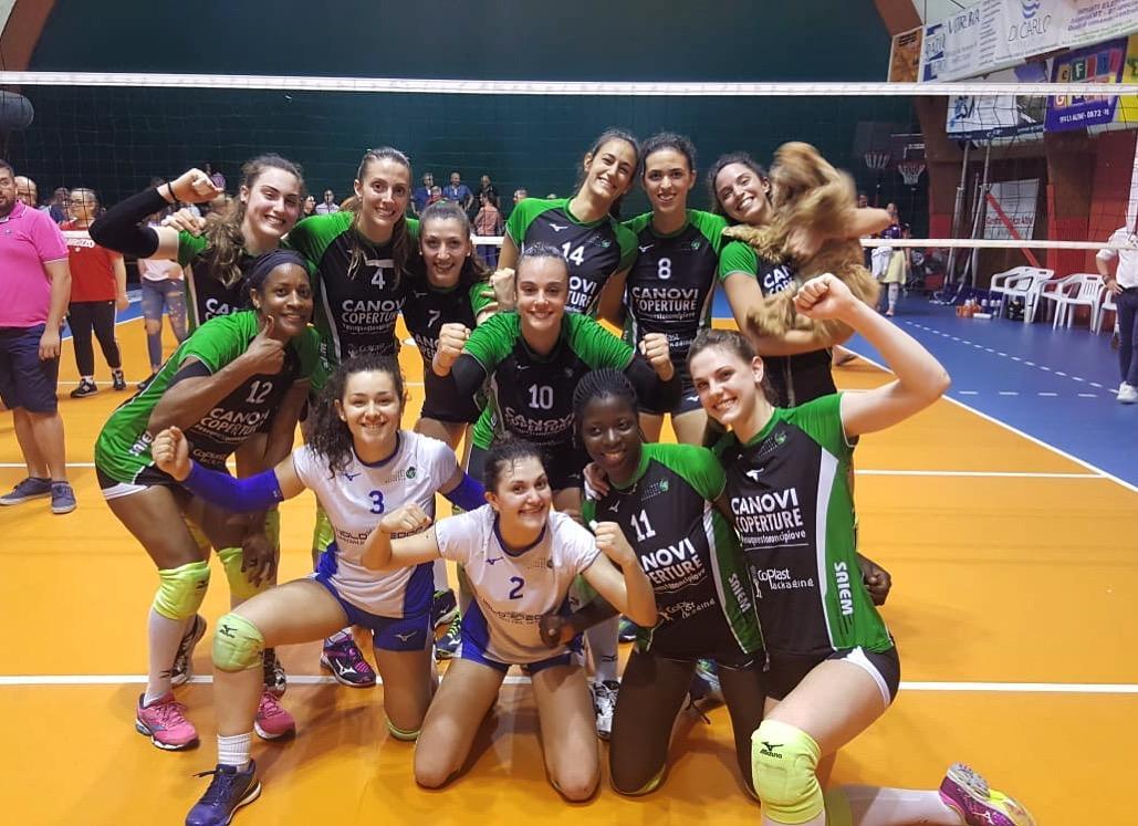 Le ragazze della Canovi in festa