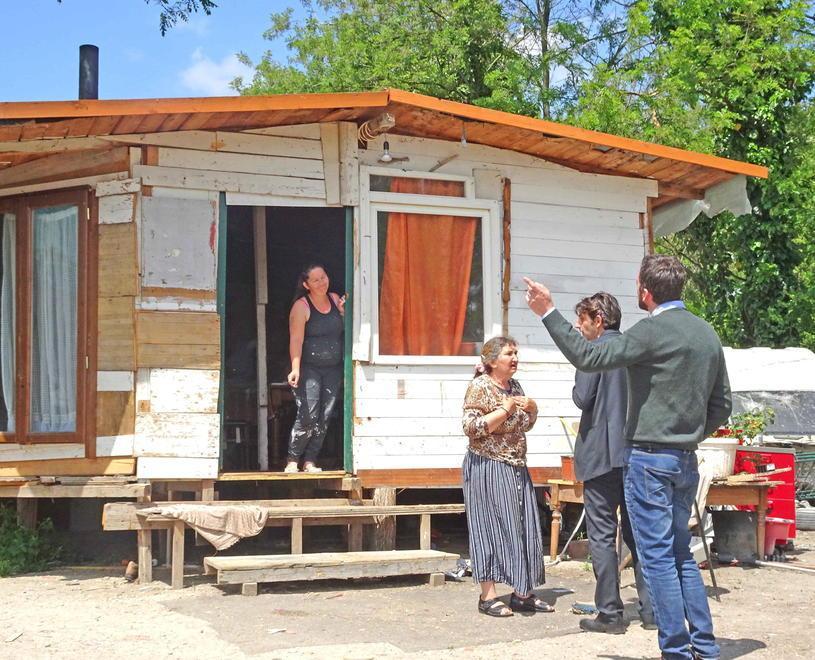 Appello della Caritas «Nel campo nomadi persone, non rifiuti» 