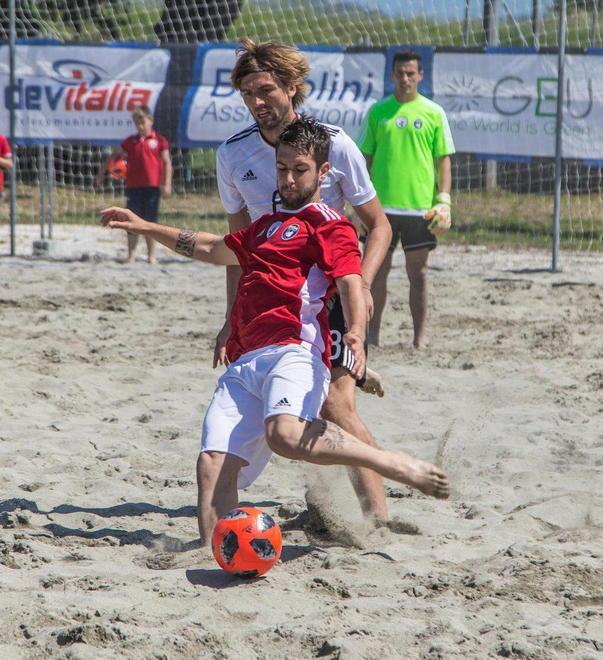 Calcio a sette, Croce Rossa campione 