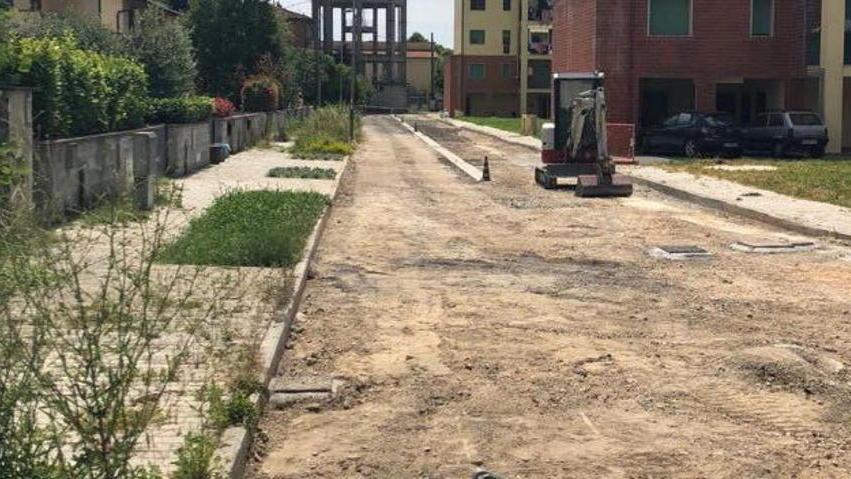 Nuovo asfalto, sono partiti i lavori in via Corsica