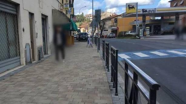 Polemiche per le transenne contro la sosta selvaggia