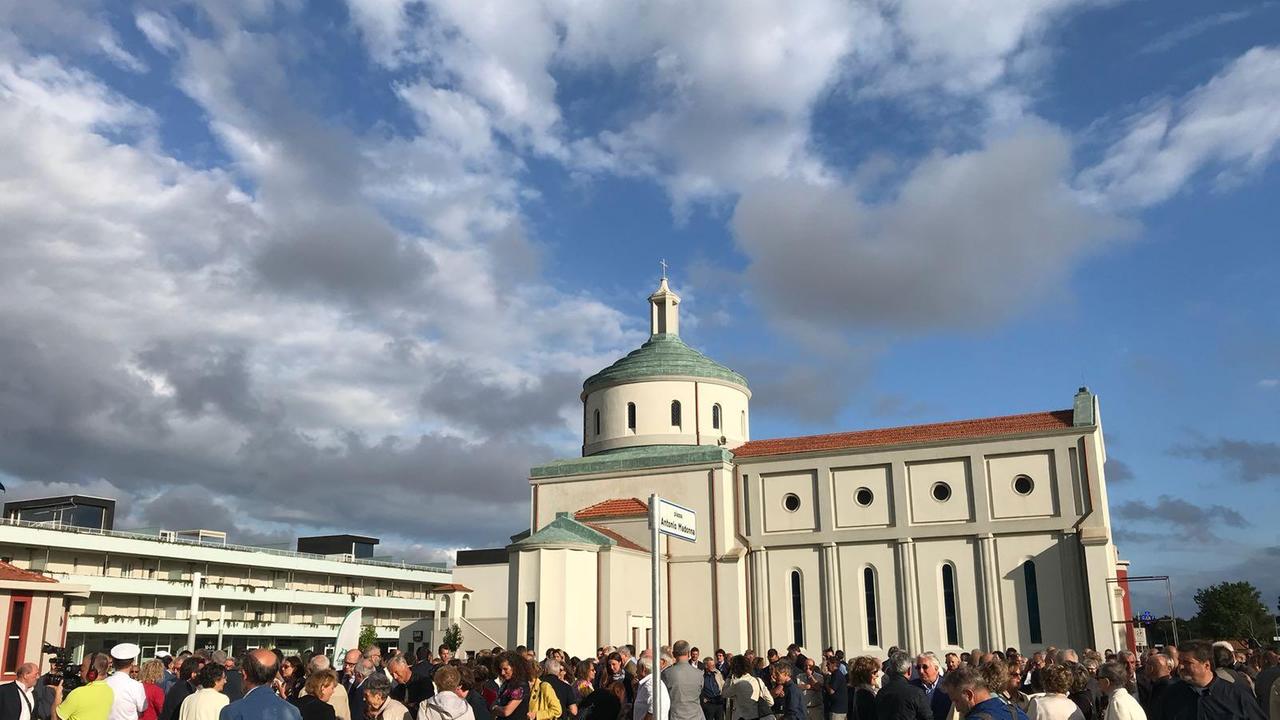 Un momento dell'inaugurazione a Calambrone