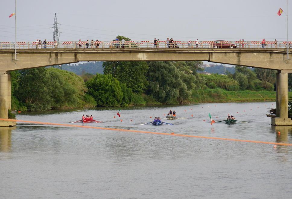 Montecchio vince la Regata in onore di Santa Ubaldesca 