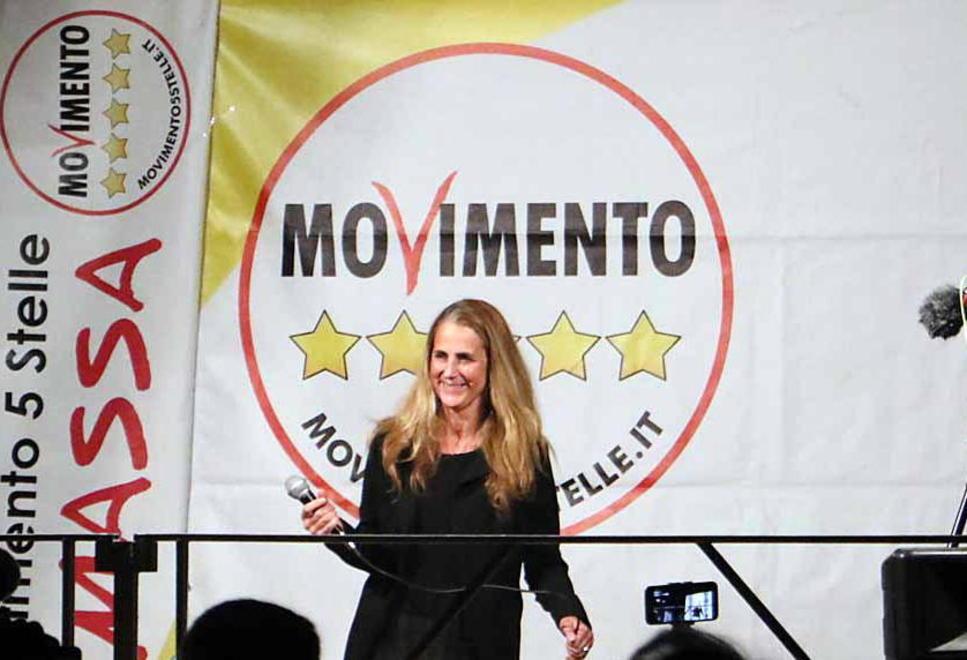Mencarelli: «Offrono soldi per avere voti» 