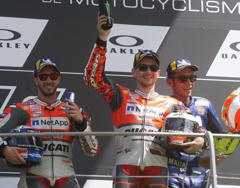 Si rivede Lorenzo ed è doppietta Ducati 