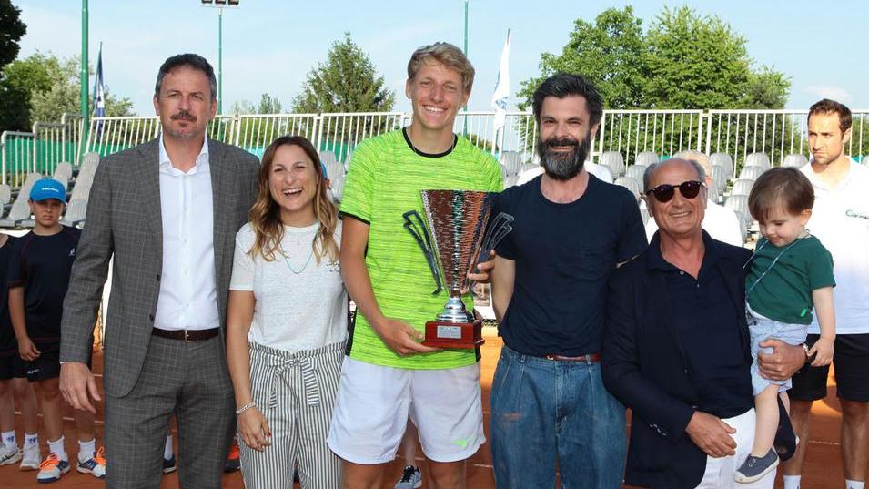 Jacopo Berrettini premiato dalla famiglia Camparini