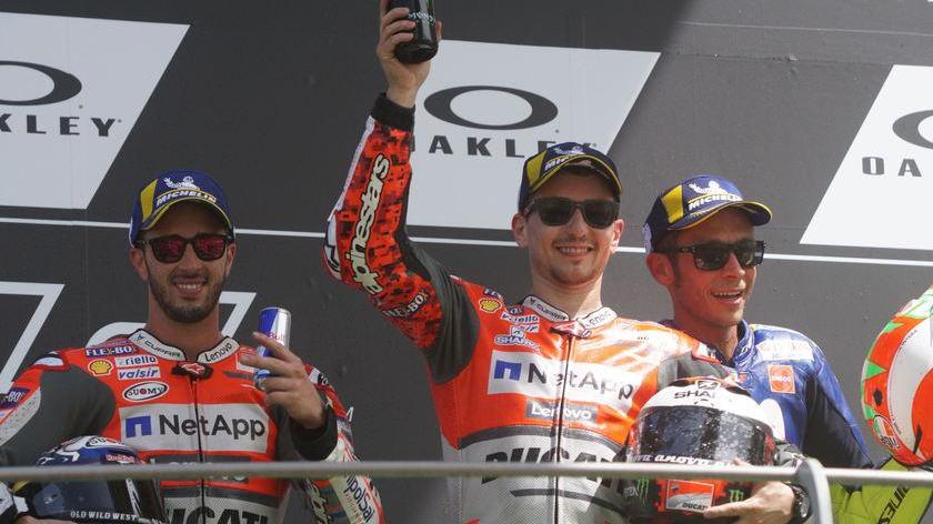 Si rivede Lorenzo ed è doppietta Ducati