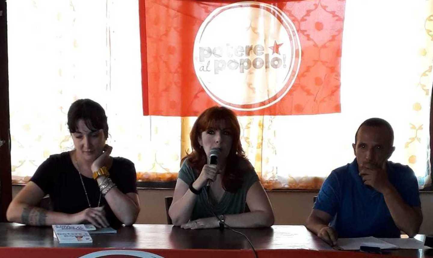 Viola Carofalo presenta il suo libro e annuncia: presto una sede 