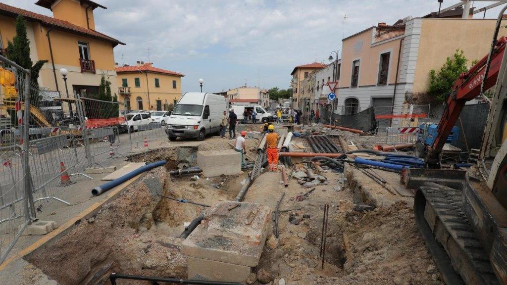 Lavori alla tubatura a Montenero, venti famiglie senz'acqua