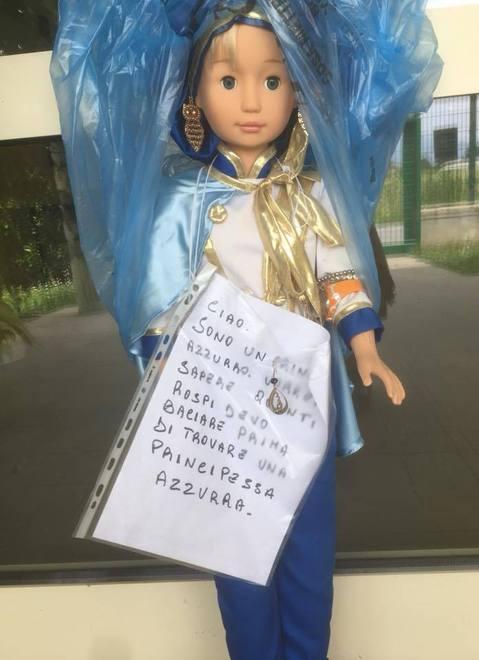 Porcari, timori per un bambolotto trovato a scuola