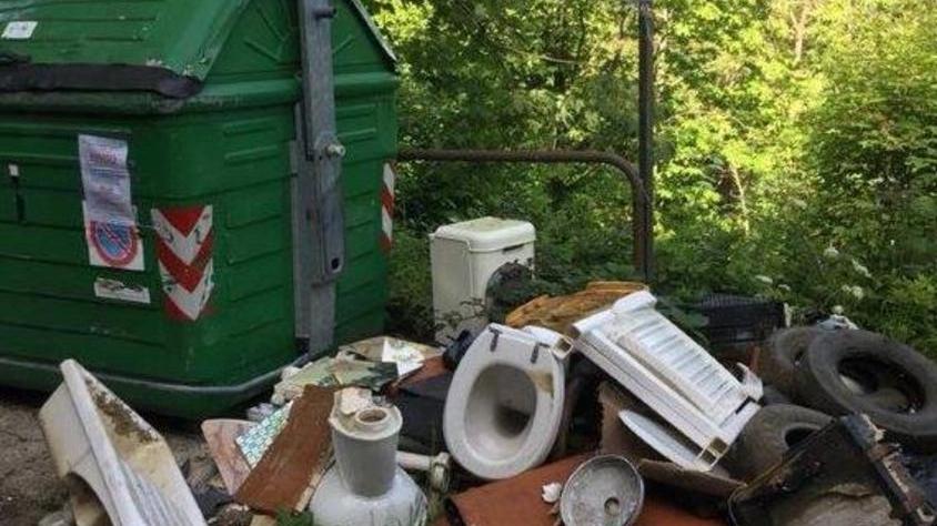 Rifiuti, la montagna pronta alla guerra contro gli incivili