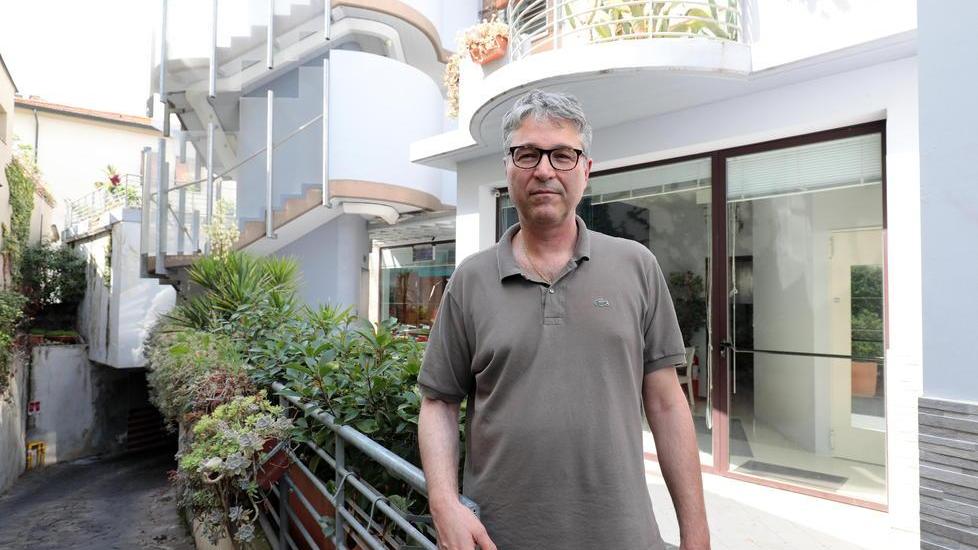 Corsa per non perdere un hotel sulla 429
