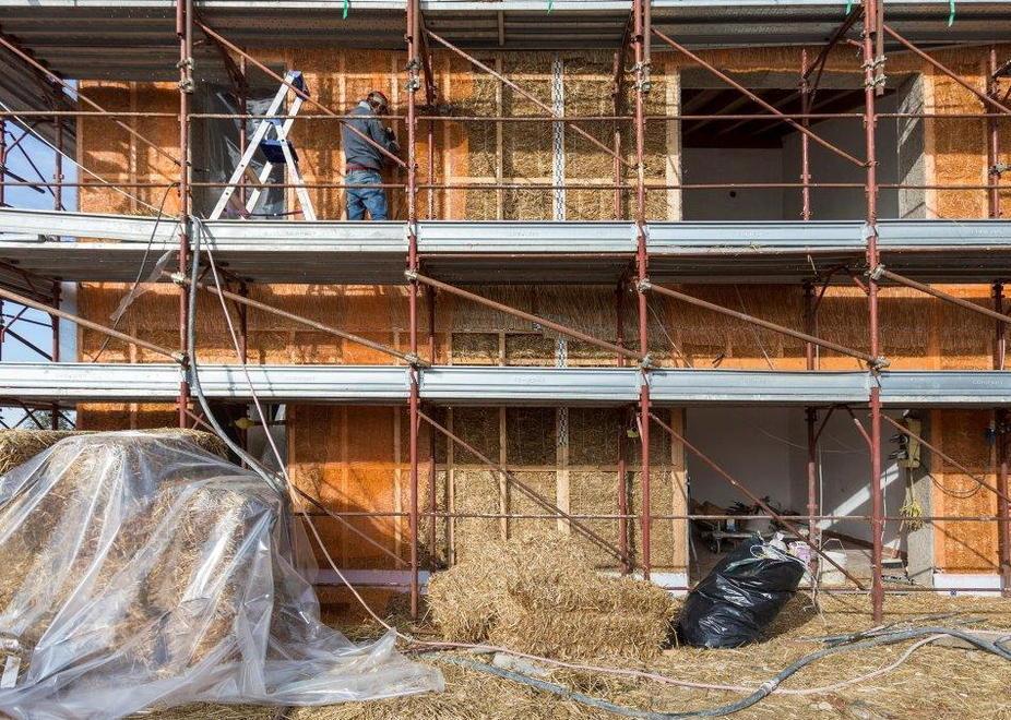 Un’abitazione fatta con balle di paglia a prova di terremoto 