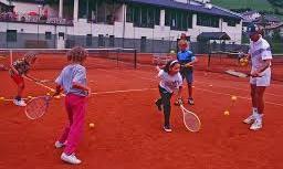 Giornata a tutto tennis a Chiaramonti con i piccoli dei club 