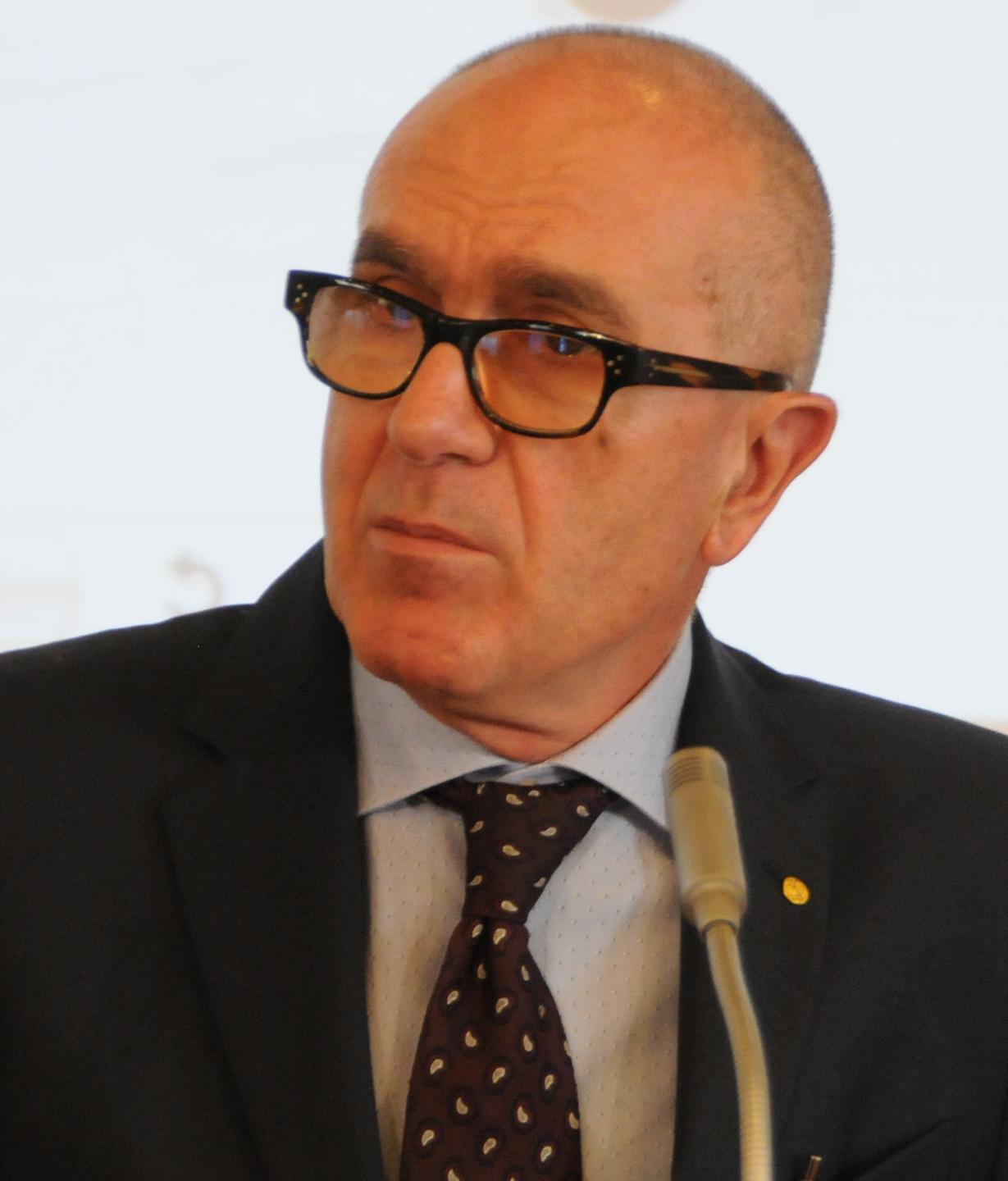 Case in campagna, gli agronomi: sì alle regole 