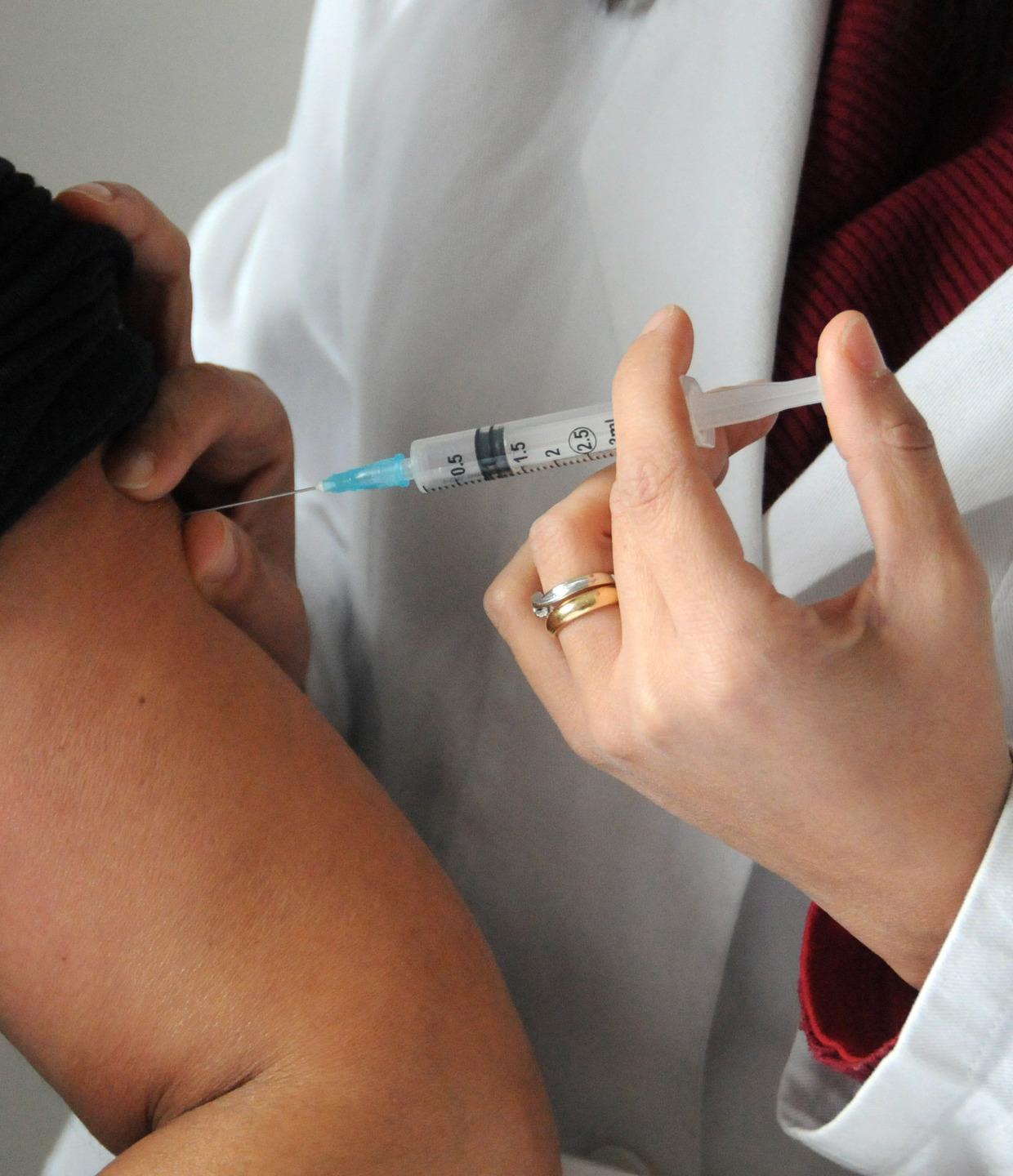 La Maddalena, il bimbo non è vaccinato e la scuola non lo fa entrare 