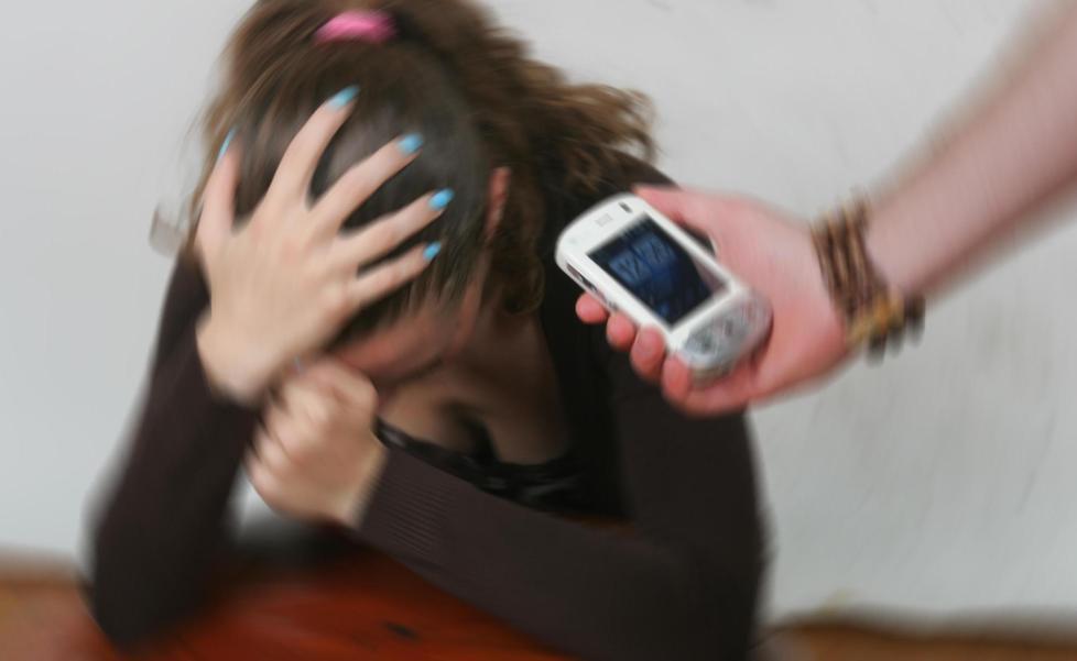 Malmenata per un numero su WhatsApp 