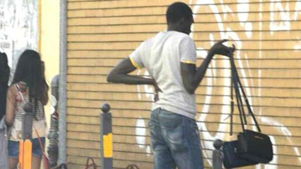 Spray al peperoncino in classe sospeso lo studente del Dini