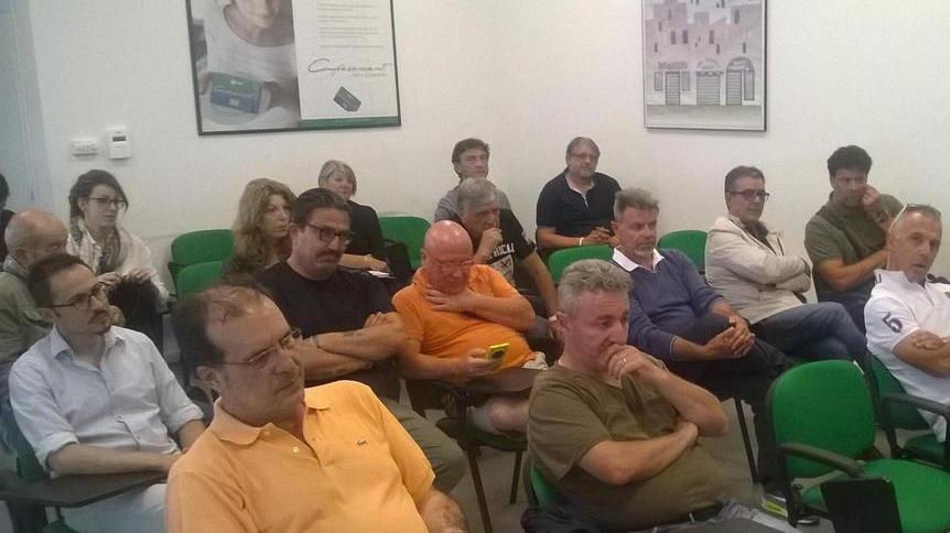 «Polizia municipale contro gli abusivi, parcheggi troppo cari»