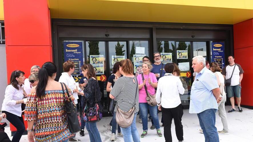 Lotta per lo sconto: vigilante in ospedale