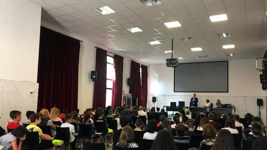 Gli alunni delle elementari a lezione di Costituzione