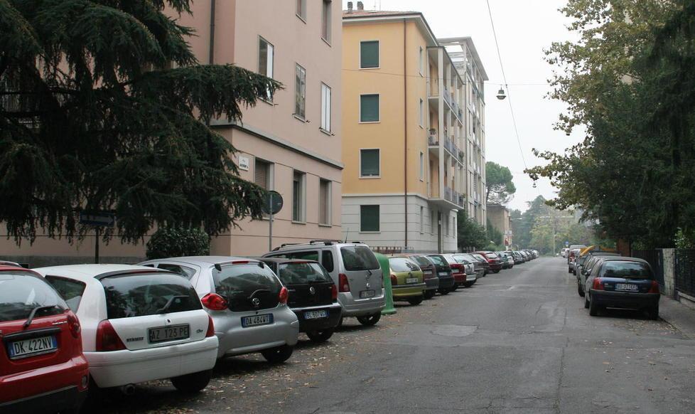 Perseguitava volontaria in parrocchia: arrestato