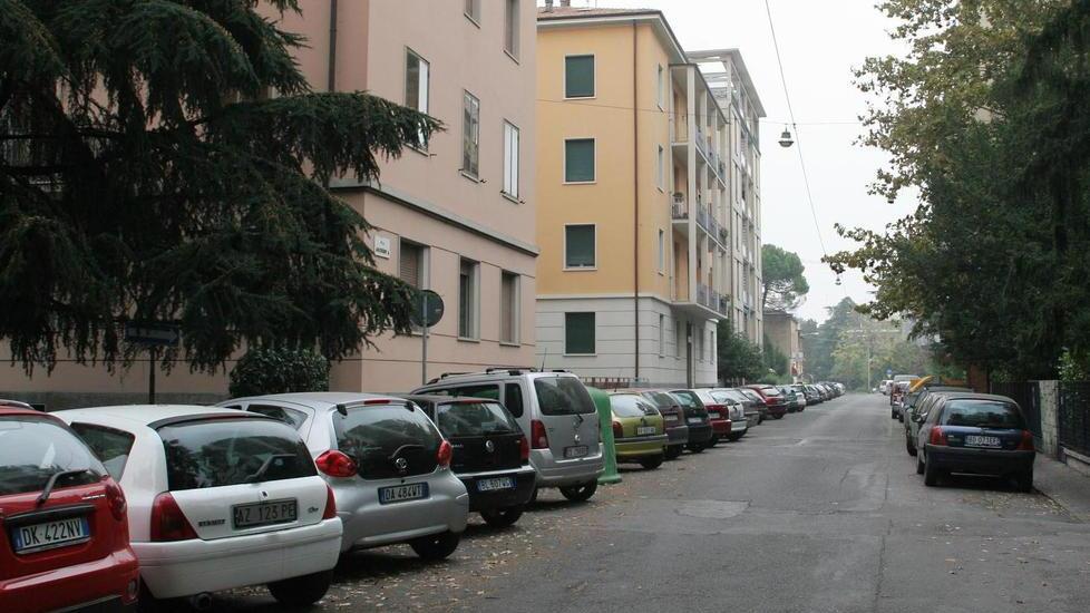 Perseguitava volontaria in parrocchia: arrestato