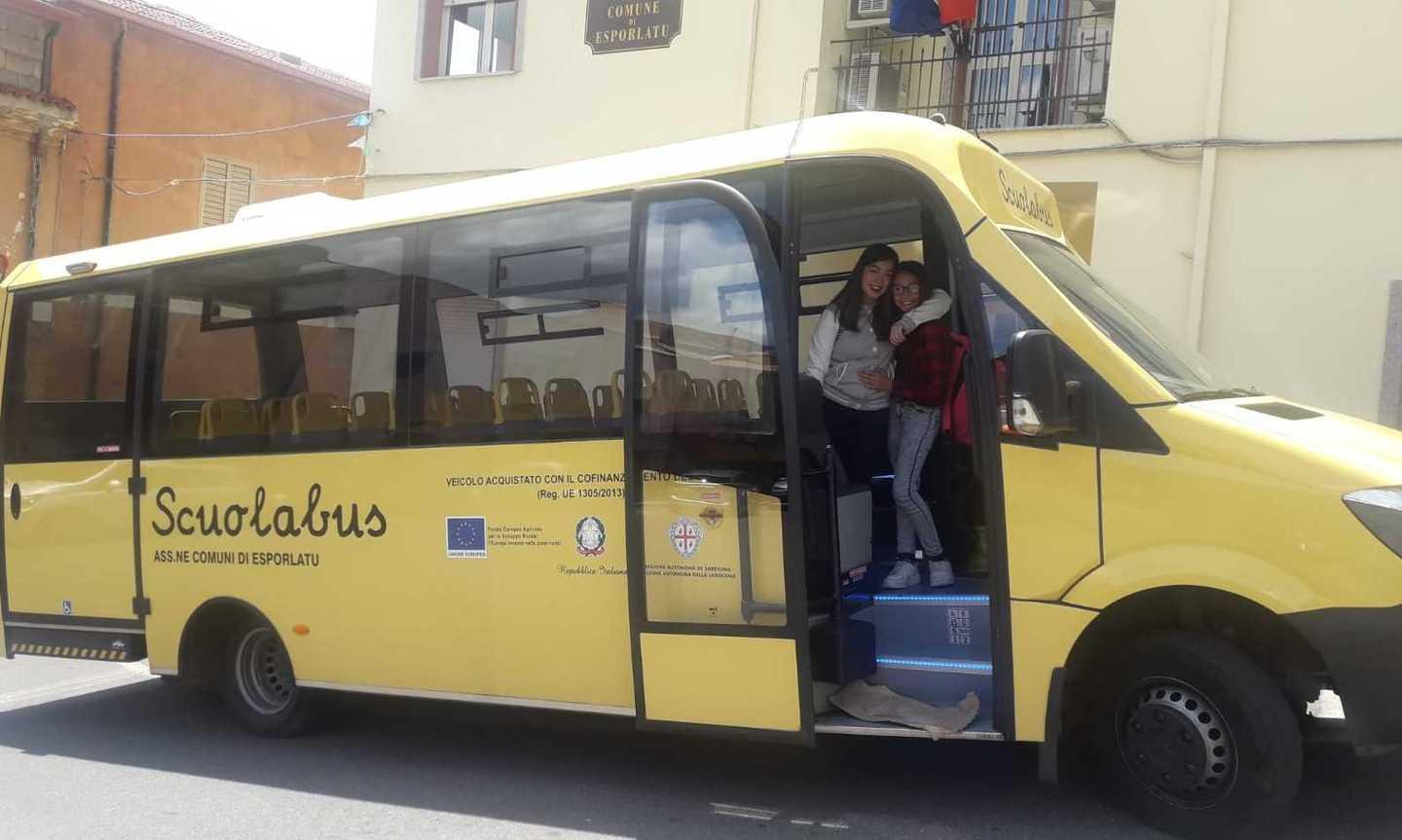 Arriva lo scuolabus per gli alunni