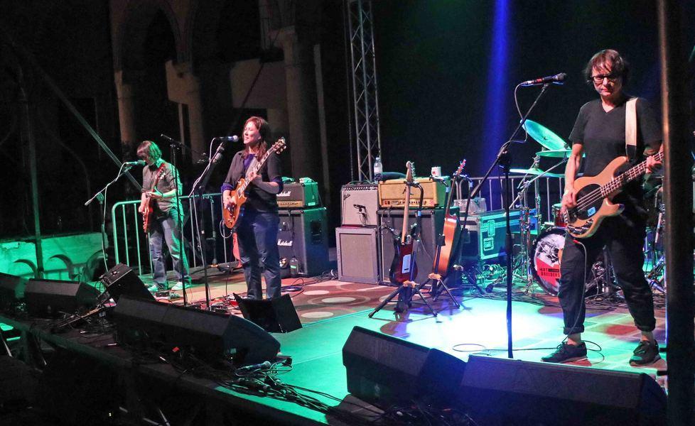 The Breeders e Pip Blom fanno centro 