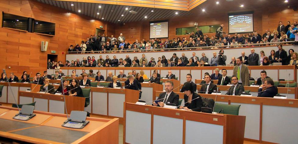 Più risparmi e meno consulenze 
