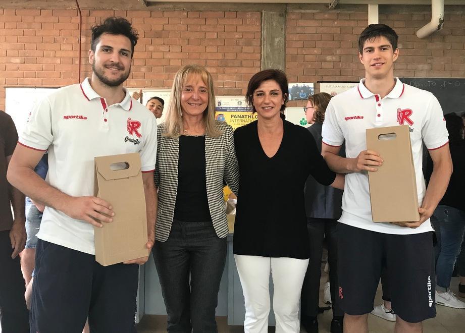 Candi e De Vico premiano gli studenti