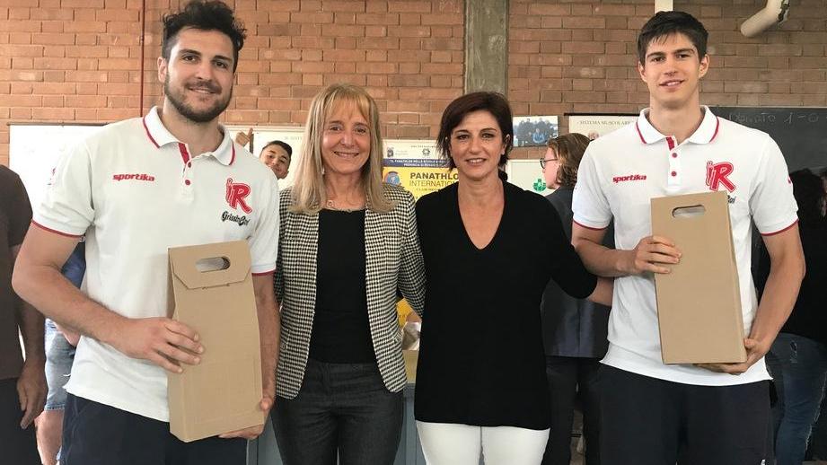 Candi e De Vico premiano gli studenti