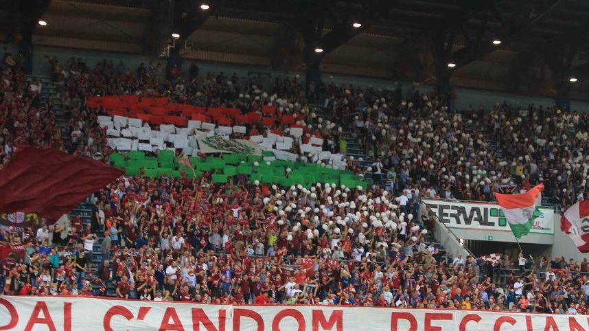 Oggi al Mirabello l’abbraccio alla Regia