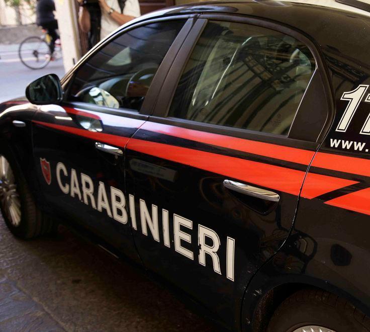 Ruba i soldi all’ex suocera per pagare la fuga d’amore 