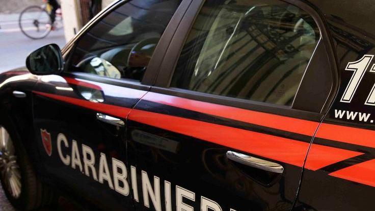Ruba i soldi all’ex suocera per pagare la fuga d’amore