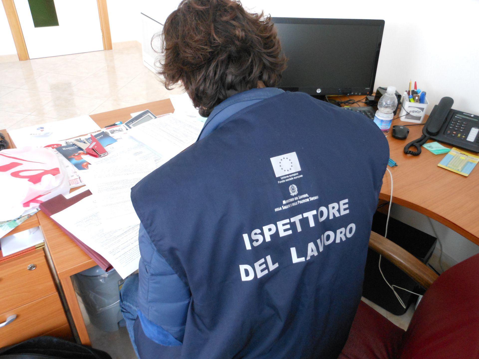 Un controllo di un ispettore del lavoro