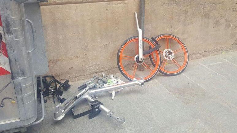 Reggio Emilia, cannibalizzata dai ladri la prima bicicletta “MoBike”