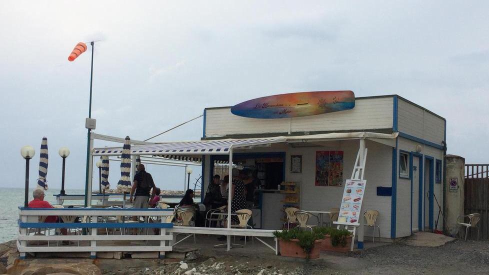 Il bar La Baracchina a Marina di Cecina