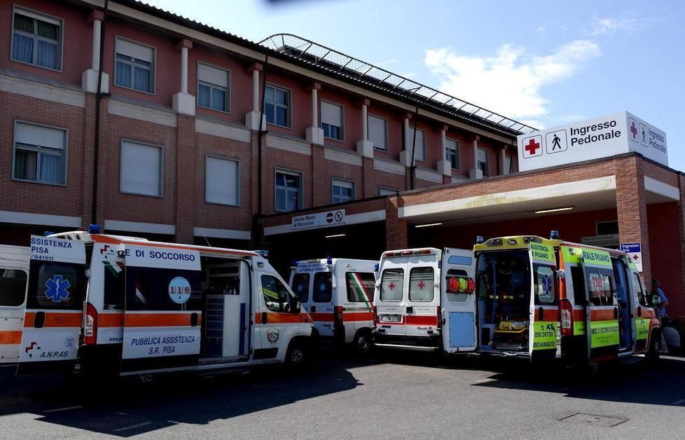 Dieci medici sotto inchiesta per la morte in ospedale del neonato caduto in casa 