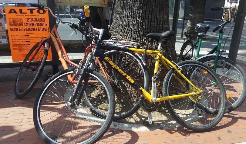 Pugno duro contro bici selvaggia 